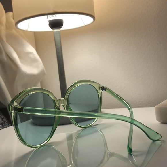 Blue & green sunglasses bundle - Picture 3 of 5
